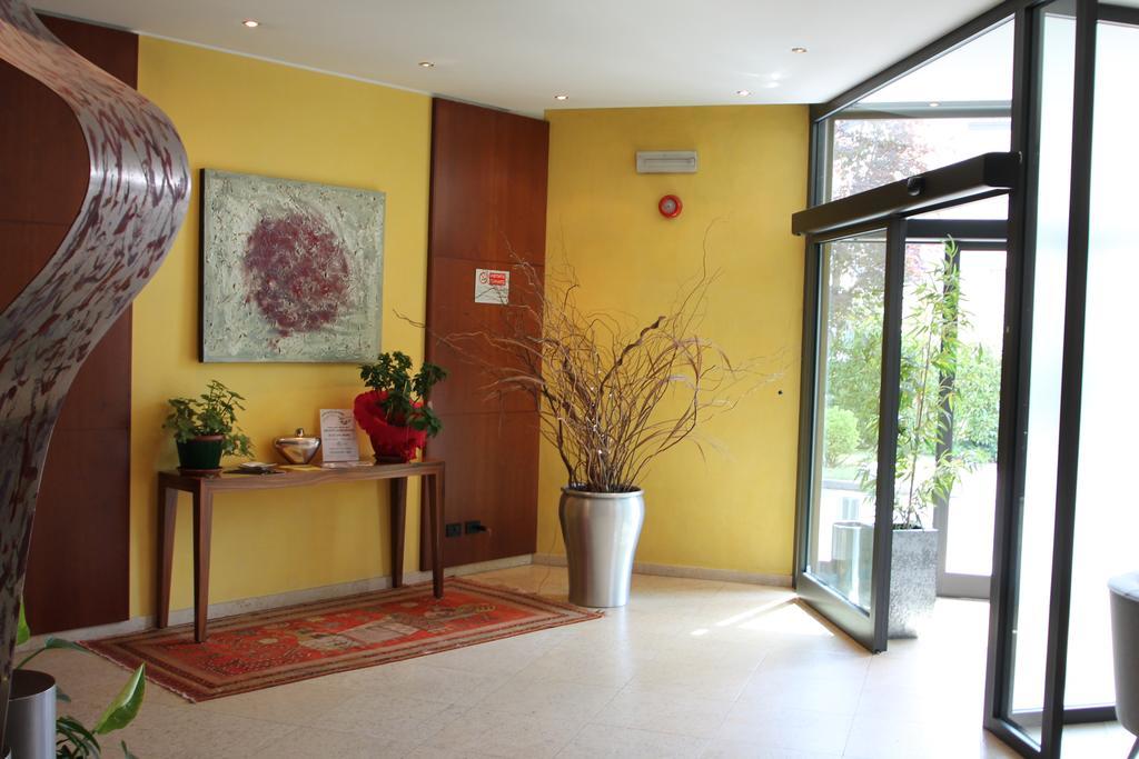 Mh Hotel Piacenza Fiera Zewnętrze zdjęcie