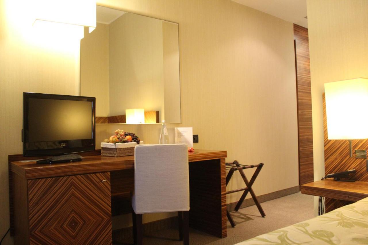 Mh Hotel Piacenza Fiera Zewnętrze zdjęcie