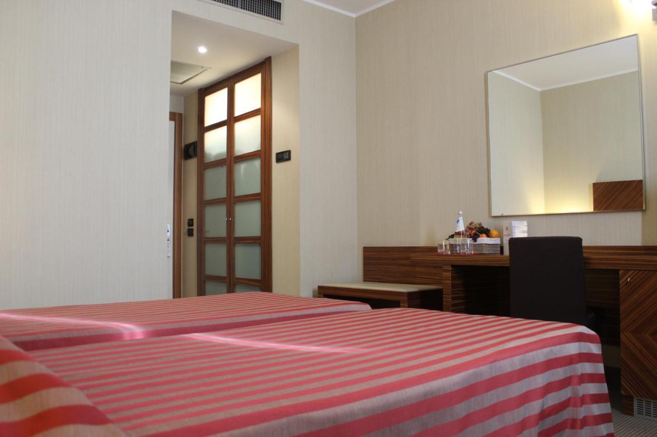 Mh Hotel Piacenza Fiera Zewnętrze zdjęcie
