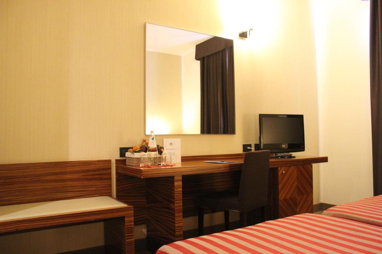 Mh Hotel Piacenza Fiera Zewnętrze zdjęcie