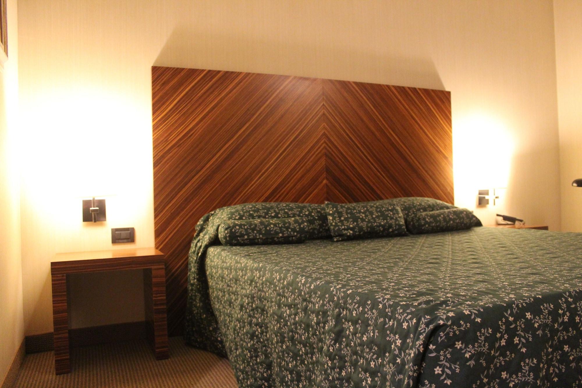 Mh Hotel Piacenza Fiera Zewnętrze zdjęcie