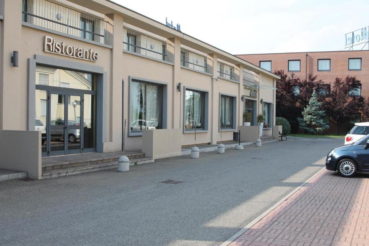 Mh Hotel Piacenza Fiera Zewnętrze zdjęcie