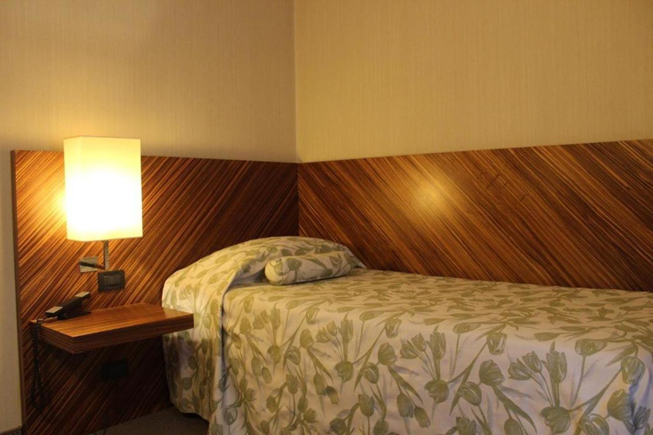 Mh Hotel Piacenza Fiera Zewnętrze zdjęcie