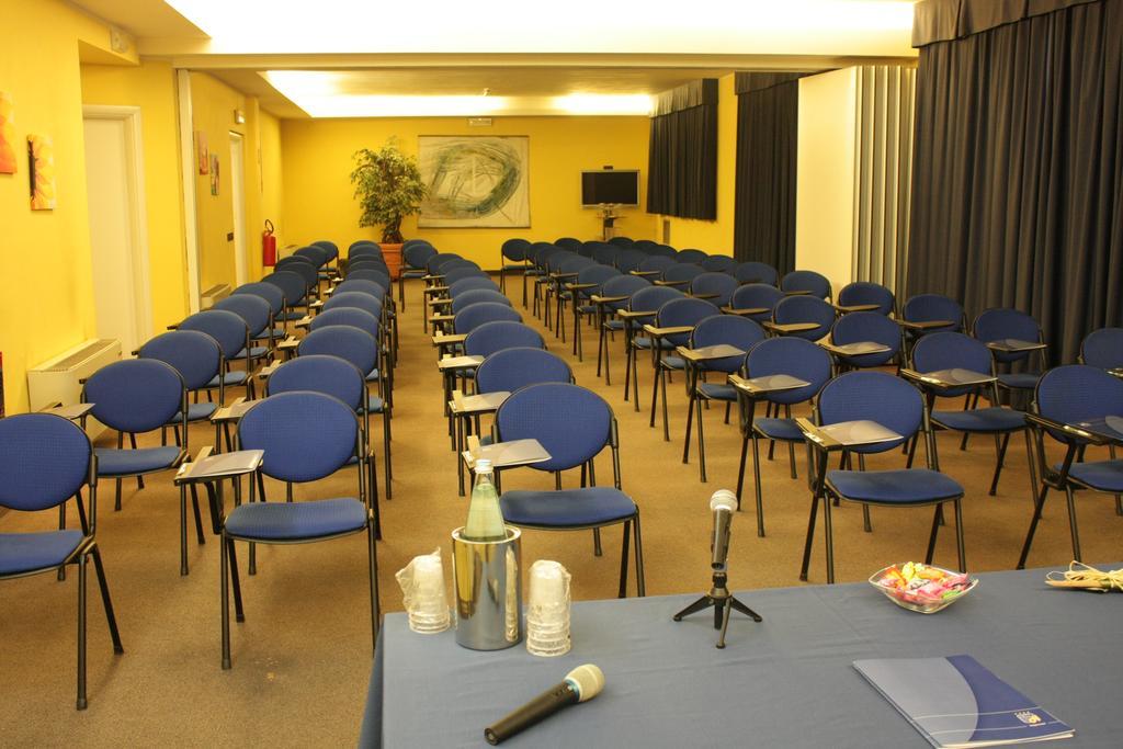 Mh Hotel Piacenza Fiera Zewnętrze zdjęcie