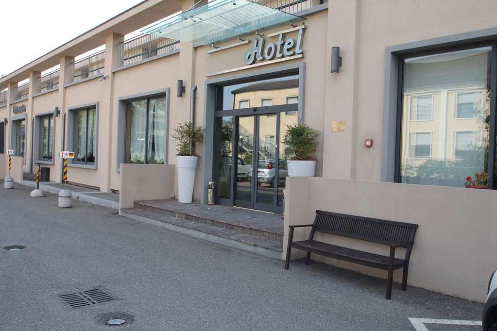 Mh Hotel Piacenza Fiera Zewnętrze zdjęcie